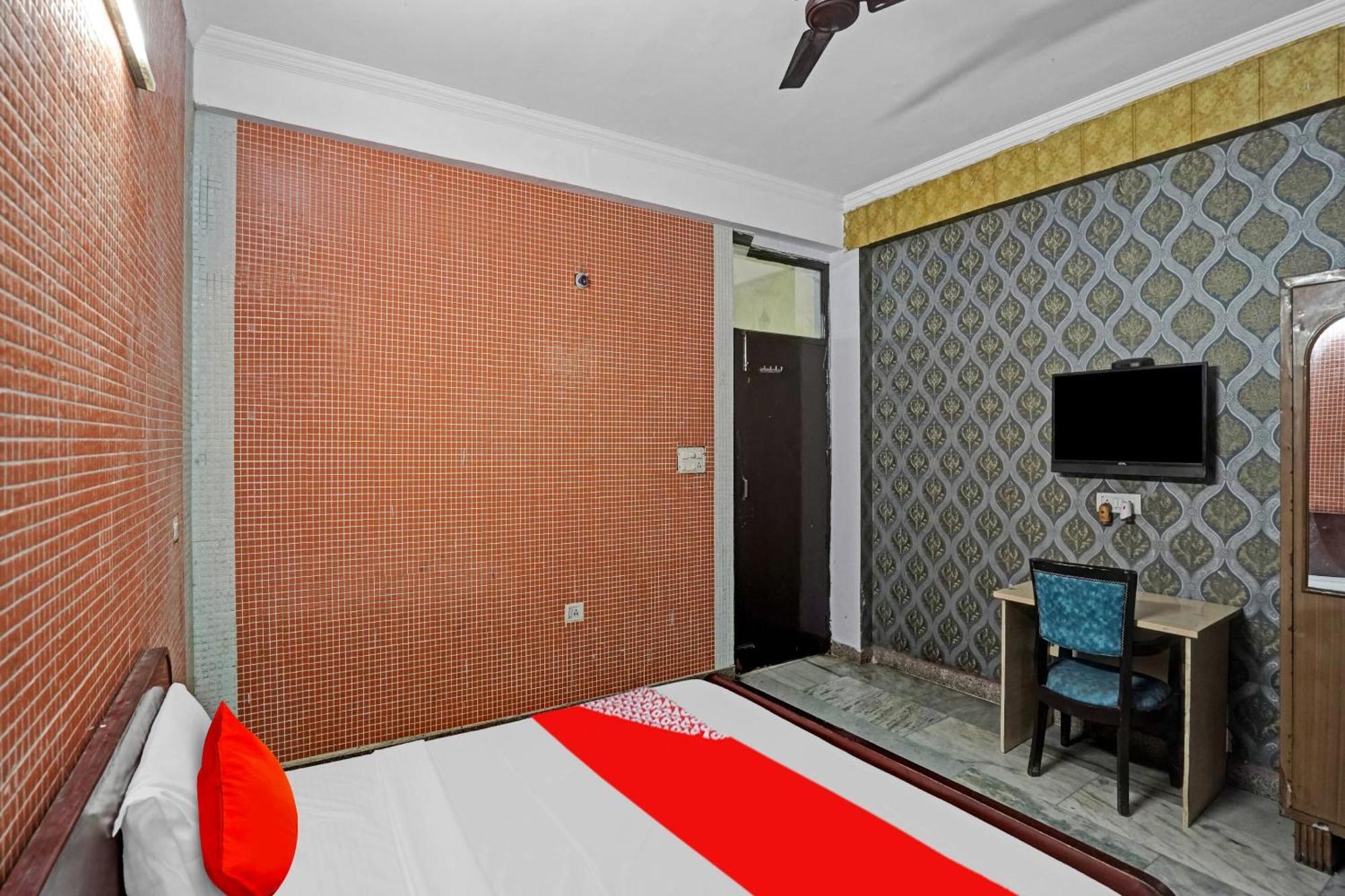 Hotel O Park View Noida Exteriör bild
