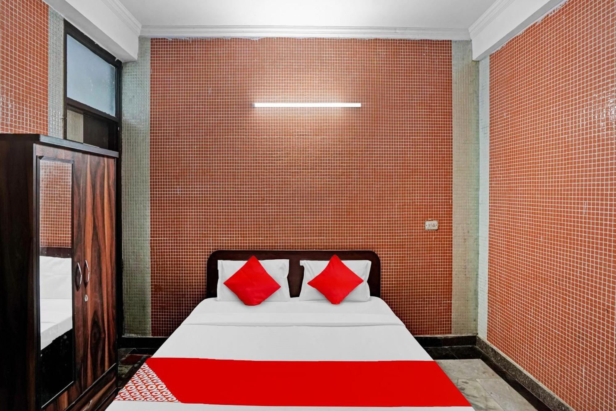 Hotel O Park View Noida Exteriör bild