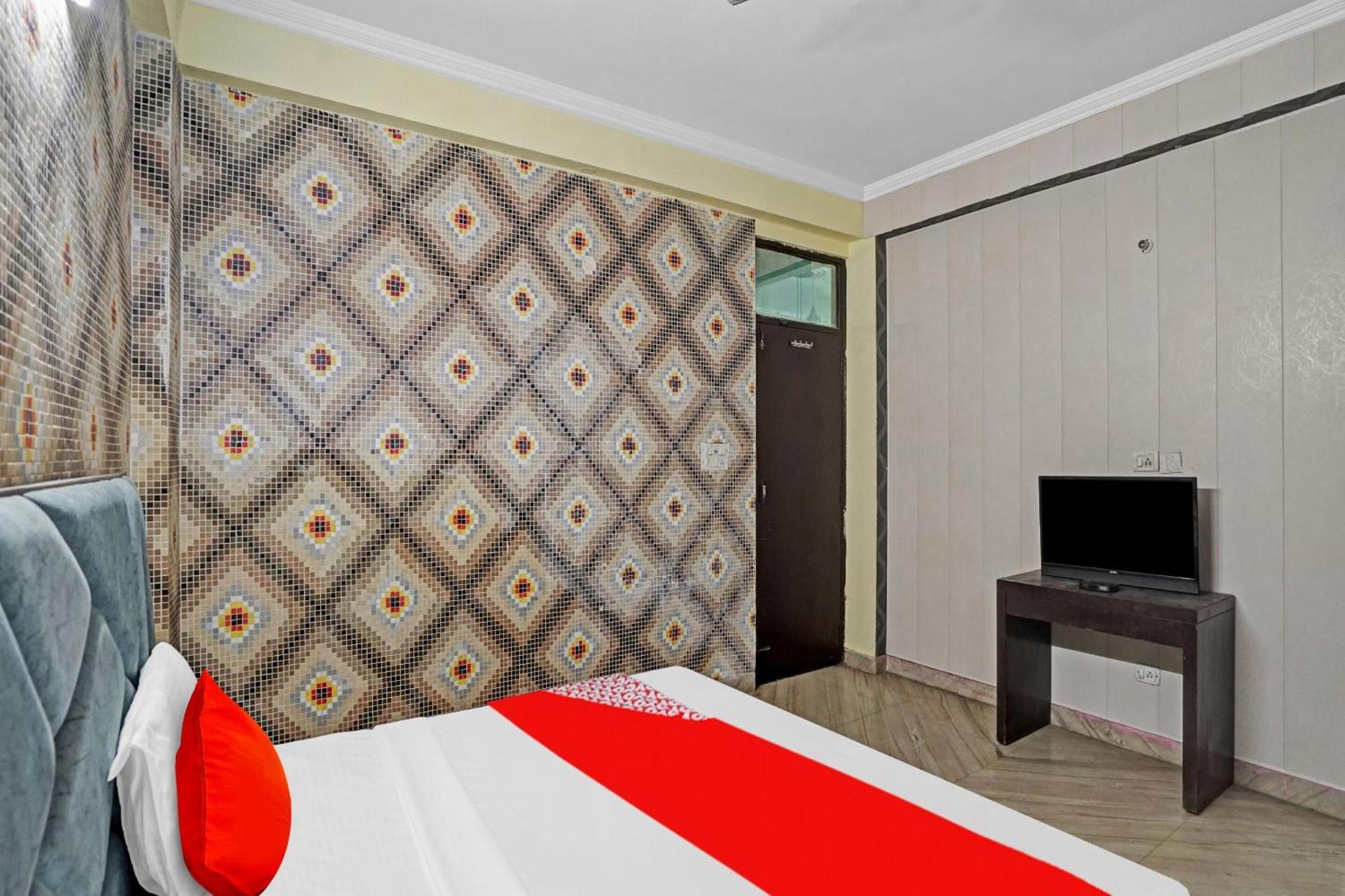 Hotel O Park View Noida Exteriör bild